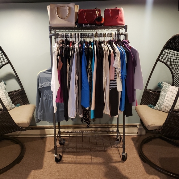 🚨🚨Like this listing to be notified for my shows🚨🚨 - Picture 2 of 3